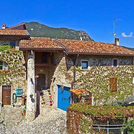 Rustico Colonna House By Gardadomusmea Apartment Vesio Exterior photo